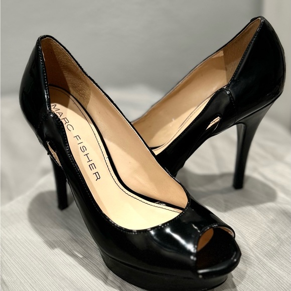 Marc Fisher black patent leather platform peep toe high heeled shoes size 7 - Picture 15 of 15